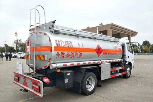 Duolika D6 Used Heavy Duty Trucks 140HP Euro 5 Fuel Tank Truck