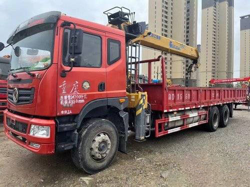 Yuchai Dongfeng Crane Used Heavy Duty Trucks FAST 9 Speed Manual